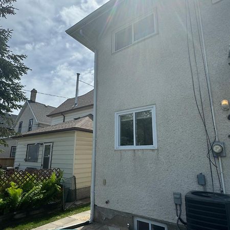 Walking Distance To St Boniface, Easy Parking Winnipeg Exterior foto
