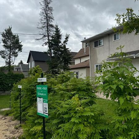 Walking Distance To St Boniface, Easy Parking Winnipeg Exterior foto