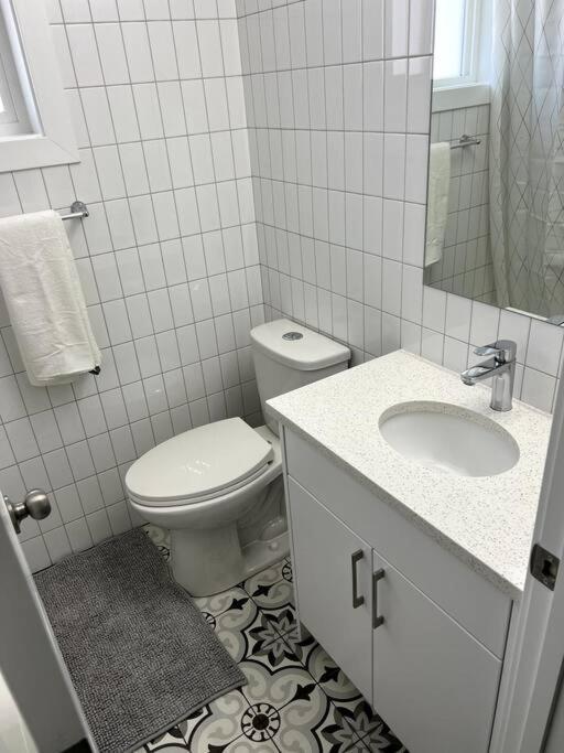 Walking Distance To St Boniface, Easy Parking Winnipeg Exterior foto